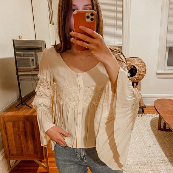 Gypsy Warrior Bell Sleeve Woven Top - Picture 2 of 3